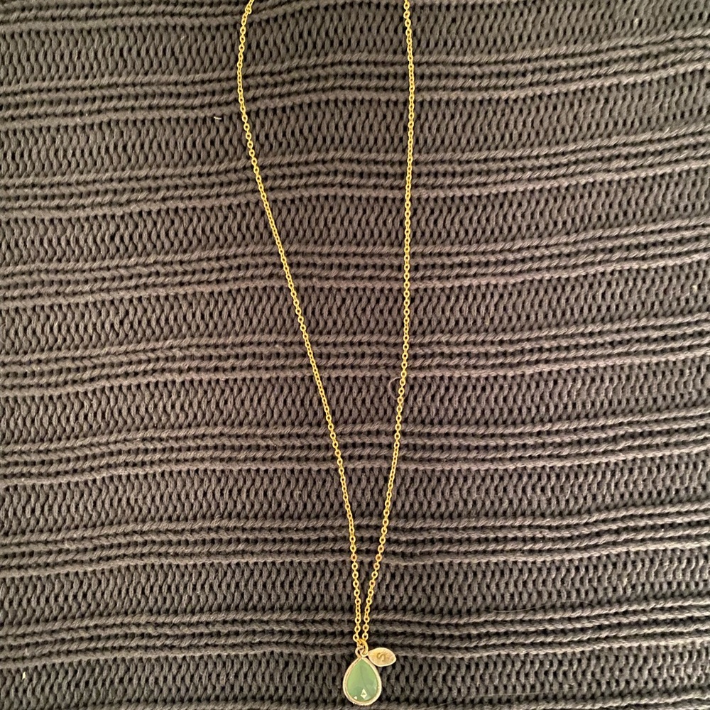 Elegant Gold Necklace with Green Pendant